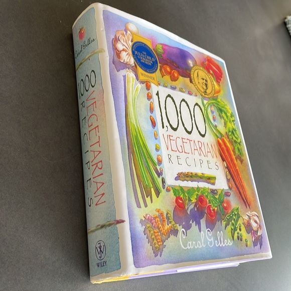 BRAND NEW 1,000 Vegetarian Recipes Book - Picture 3 of 10